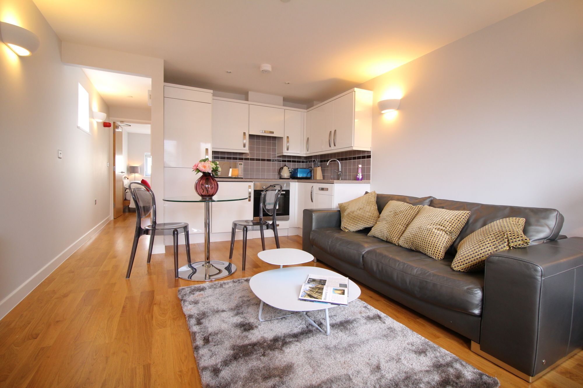 Apartment Lux Living Apartments - Roman House Cambridge (Cambridgeshire)